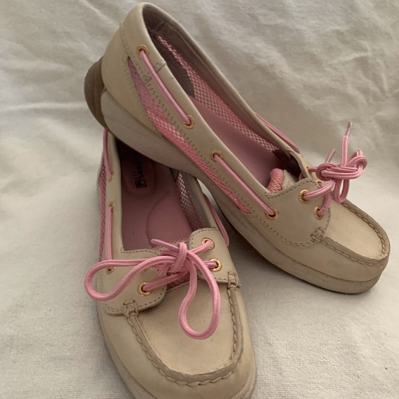 Sperry’s - Picture 2 of 2